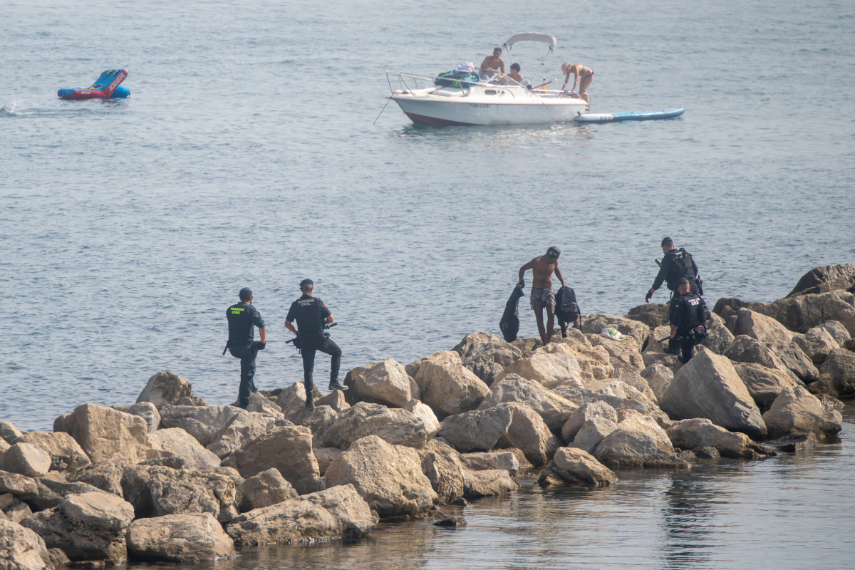 Dos inmigrantes marroquíes detenidos tras agredir a varios guardias civiles durante una pelea con armas blancas en Ceuta