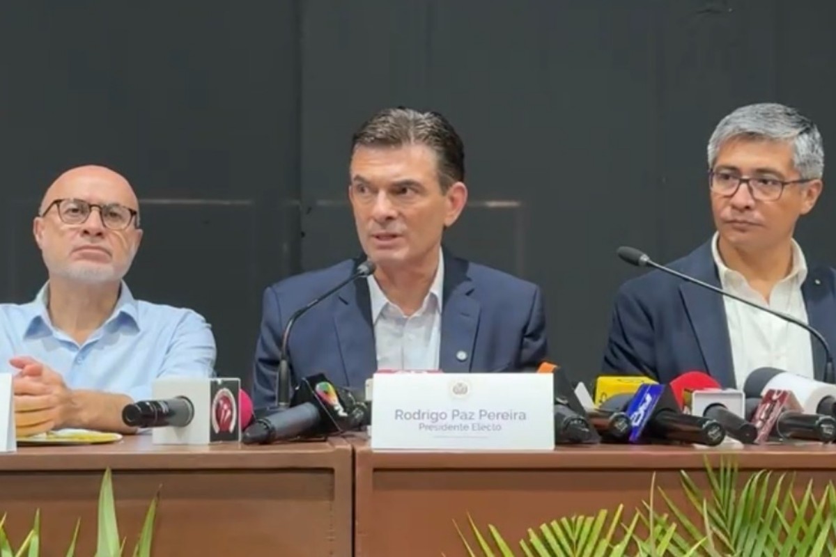 El presidente de Bolivia pide investigar si dos explosiones en una instalación militar de La Paz fueron producto de un atentado