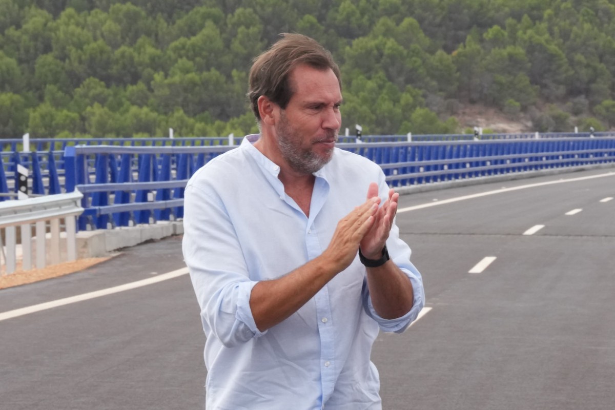 Puente amenazó con exigir responsabilidades al Puerto de Ceuta si impedía el campamento de inmigrantes pese a los informes que alertan de sabotajes