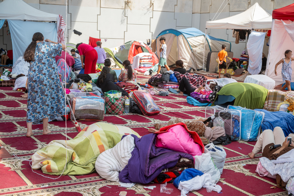 Inmigrantes marroquíes irrumpen de noche en colegios de Ceuta y duermen en sus patios a días de la vuelta a clase