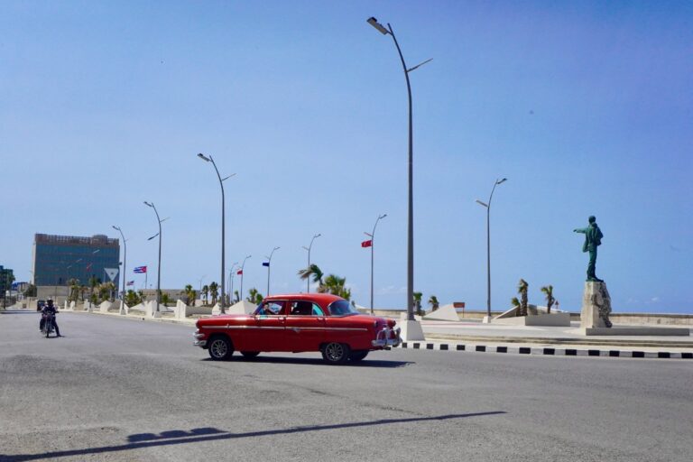 La Administración Trump incrementa la presión sobre la dictadura comunista de Cuba y sanciona a tres cargos militares y ocho empresas estatales