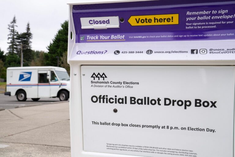 La Administración Trump planea utilizar información de pasaportes para depurar el registro de votantes y prevenir un fraude en las elecciones de noviembre
