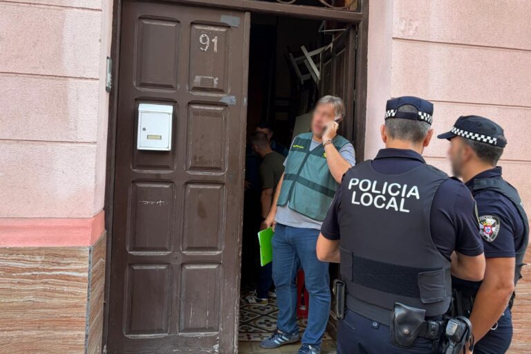 La Policía destapa en Ceuta dos pisos patera con 28 inmigrantes ilegales y más de 10.000 euros de beneficio