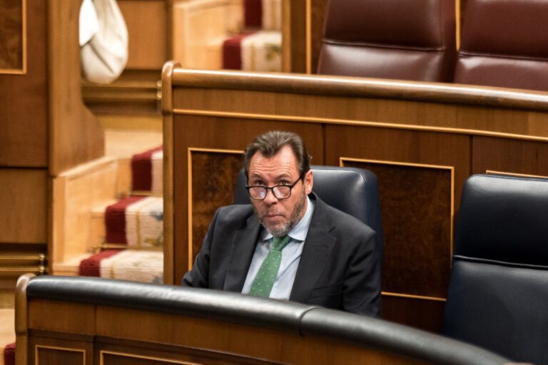 La Audiencia Nacional exige a Transportes los expedientes del campamento de inmigrantes del puerto de Ceuta