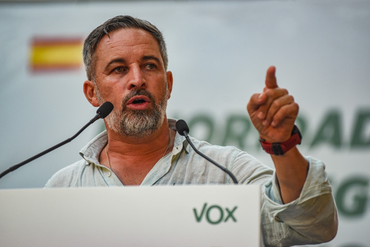 Un proetarra se abalanza en Tarragona sobre Abascal para agredirle y es reducido por los escoltas