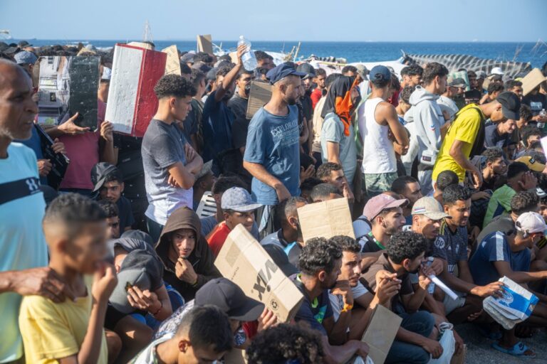 La juez Tardón moviliza a 31 organismos para investigar la invasión de Ceuta y pone el foco en los avisos que recibió el Gobierno