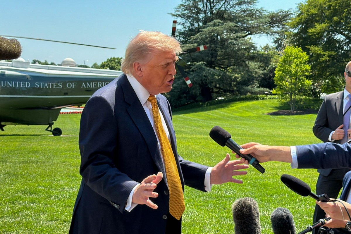 Trump defiende el veto a la prensa demócrata en la Casa Blanca: «Los de las noticias falsas no deben poder entrar en el despacho más importante del mundo»