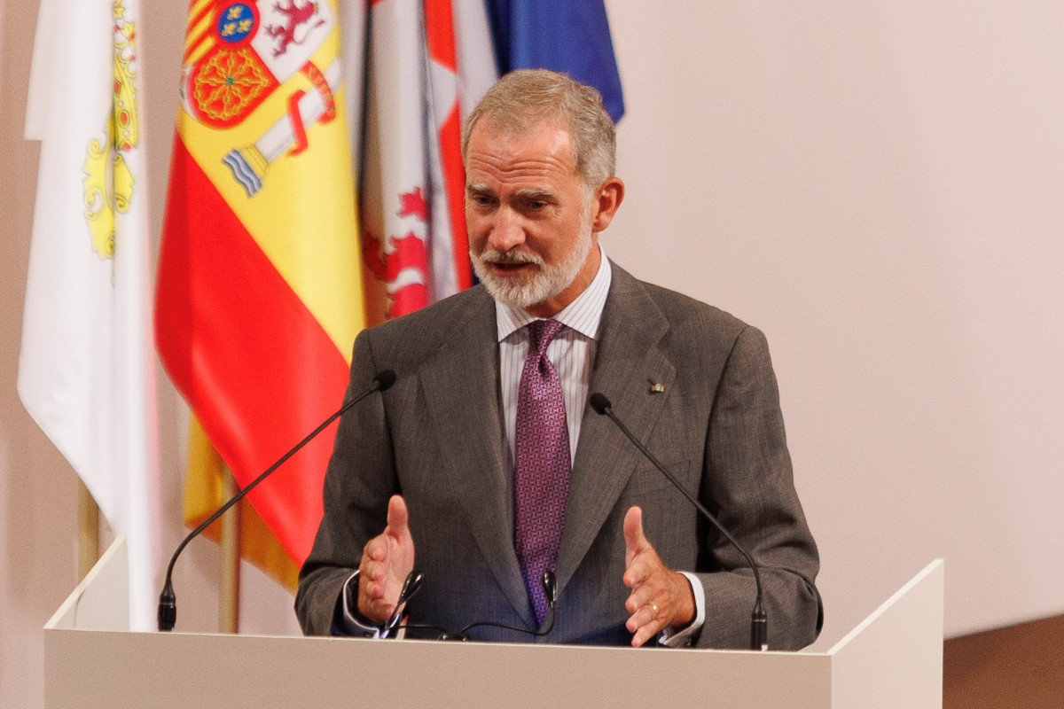 El Rey califica de «inaceptable» la invasión de Ceuta y llama a Bruselas a tomar parte en la defensa de las fronteras