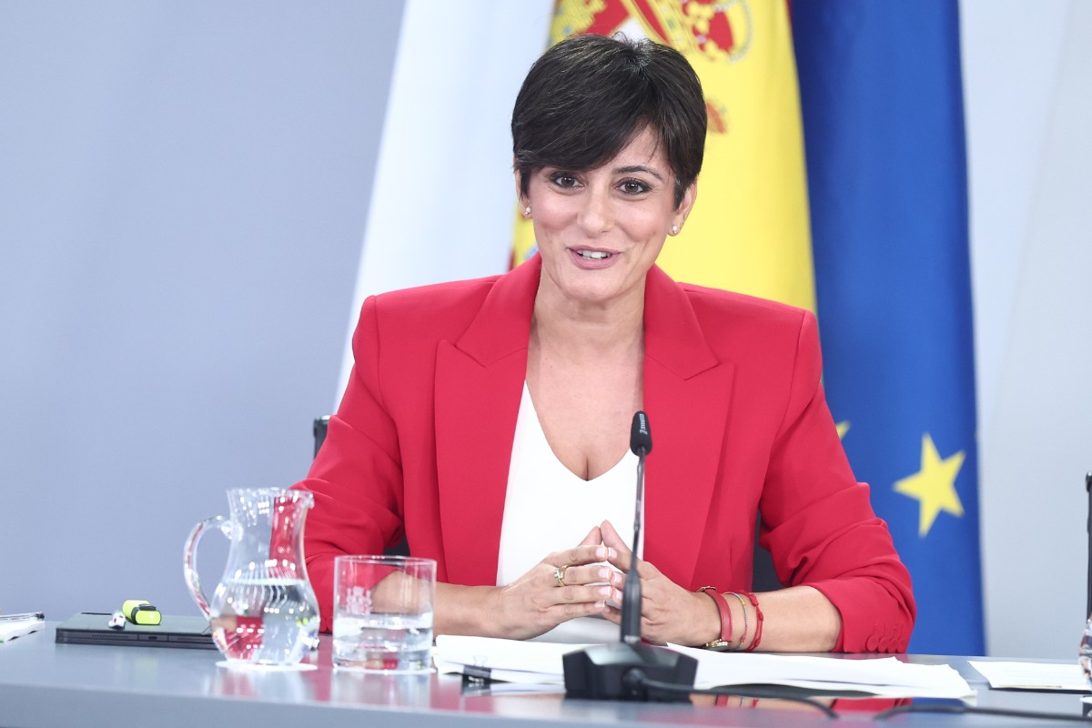 La ministra de Vivienda reconoce «tener un cacao» de papeles en plena rueda de prensa del Consejo de Ministros: «No tengo aquí la última versión»