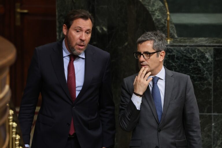 Varapalo judicial al Gobierno de Sánchez: la Audiencia Nacional paraliza el campamento en el Puerto de Ceuta para acoger a invasores