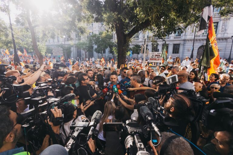 Santiago Abascal, en la manifestación en apoyo a Ceuta: «Pedro Sánchez sigue siendo el siervo del rey de Marruecos»