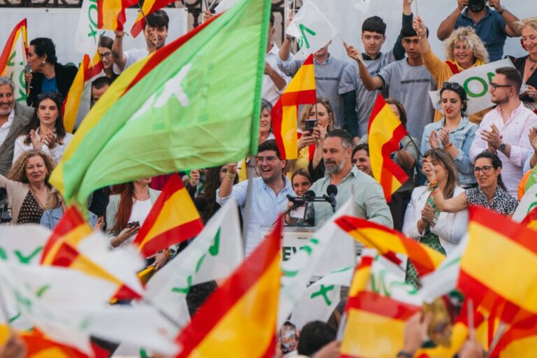 La defensa de España y el combate de la inmigración masiva impulsan a VOX entre las mujeres: duplica su porcentaje de electorado femenino en dos años