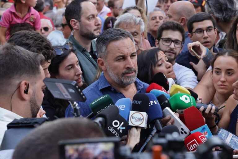 Santiago Abascal, en la multitudinaria concentración en Madrid: «Lo que sucede en Ceuta es el futuro de lo que sucederá en muchos barrios, pueblos y ciudades si no nos levantamos para remediarlo»
