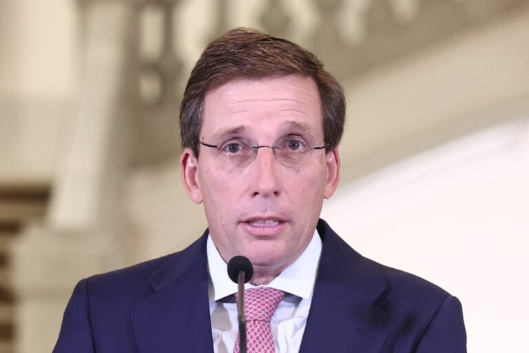 El PP de Almeida no apoya en el Ayuntamiento de Madrid una proposición de VOX en defensa de la indudable españolidad de Ceuta y Melilla