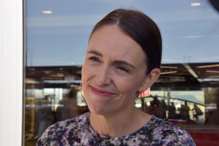 Polémica en Nueva Zelanda con la nueva mansión de lujo de Jacinda Ardern, la socialista que impuso graves restricciones durante el Covid