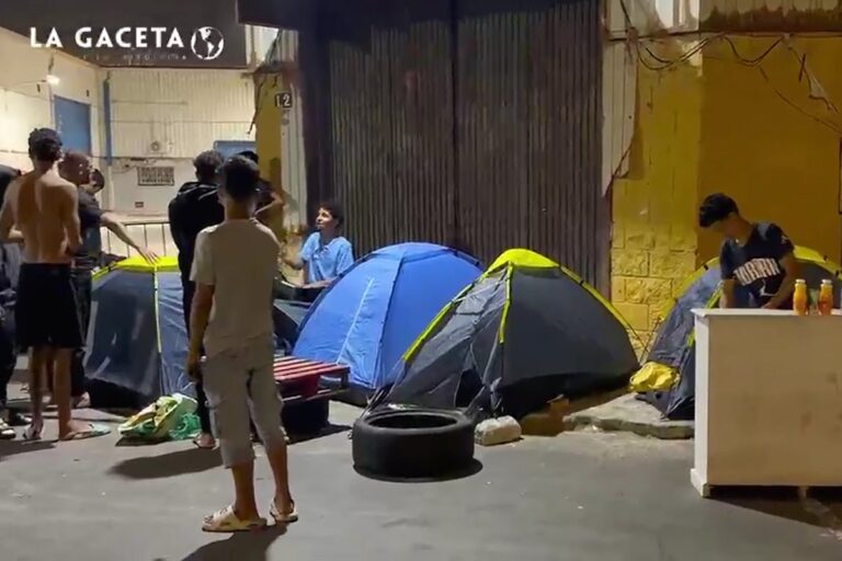Más de 1.000 invasores vuelven al polígono del Tarajal tras el desalojo y la limpieza exprés para la visita de Marlaska a Ceuta
