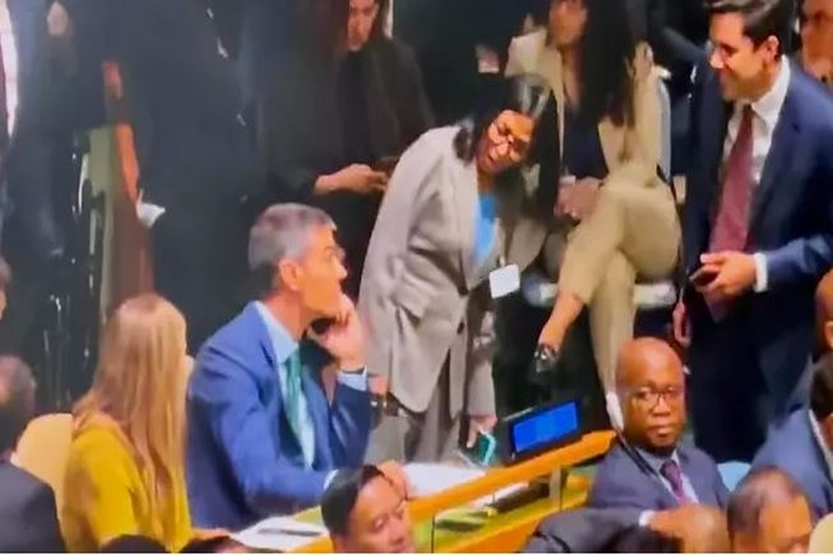Delcy Rodríguez saluda afectuosamente a Pedro Sánchez en la Asamblea de la ONU y le pide «seguir hablando sobre Venezuela»