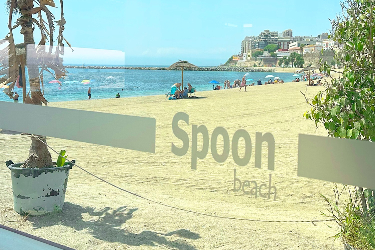 Cierra el emblemático chiringuito Spoon de Ceuta tras hundirse sus ingresos por la invasión