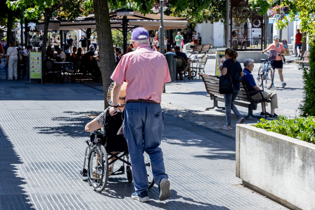 La crisis de la vivienda también golpea a los mayores de 45 años que viven solos: destinan más de la mitad de sus ingresos al alquiler