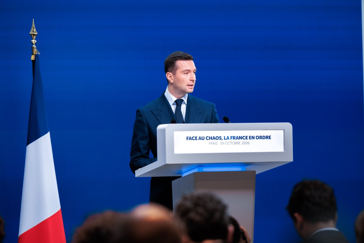 Jordan Bardella defiende el «orden» ante el caos absoluto y el desastre en Francia: «La extrema izquierda es el cáncer de nuestra democracia»