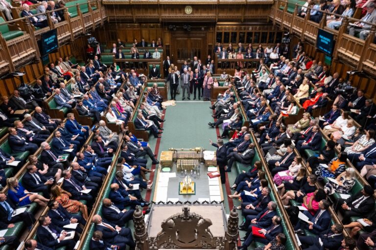 El Parlamento británico debatirá una petición para regresar a la UE tras reunir más de 111.000 firmas