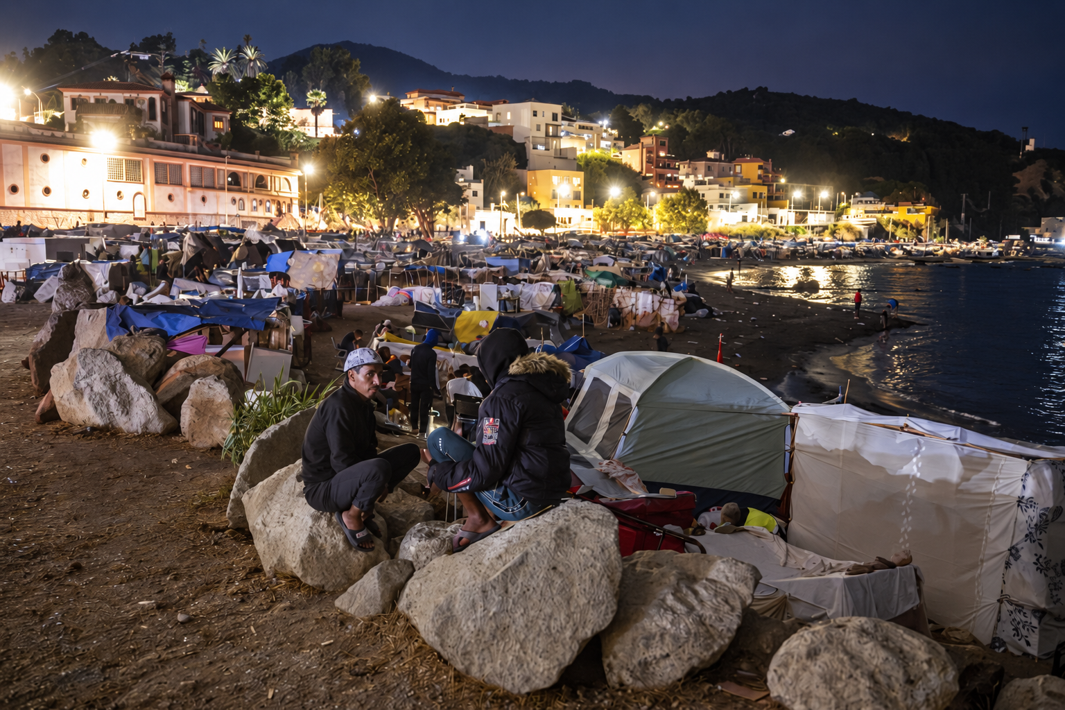 La Policía investiga si funcionarios de la administración alquilan sus pisos a invasores en barriadas de difícil acceso de Ceuta