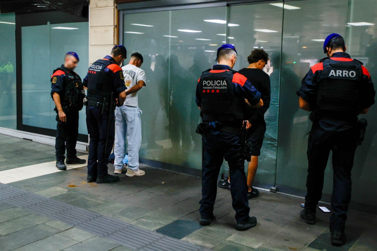 El dispositivo policial contra ‘Blocus’ en Barcelona se salda con 450 identificados y 15 actas por portar objetos utilizables contra los comercios