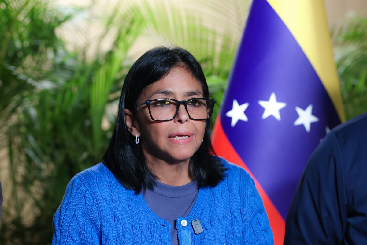 Delcy Rodríguez descarta convocar elecciones a corto plazo en Venezuela, pero asegura que serán organizadas «por una autoridad electoral renovada y con el mundo como testigo»