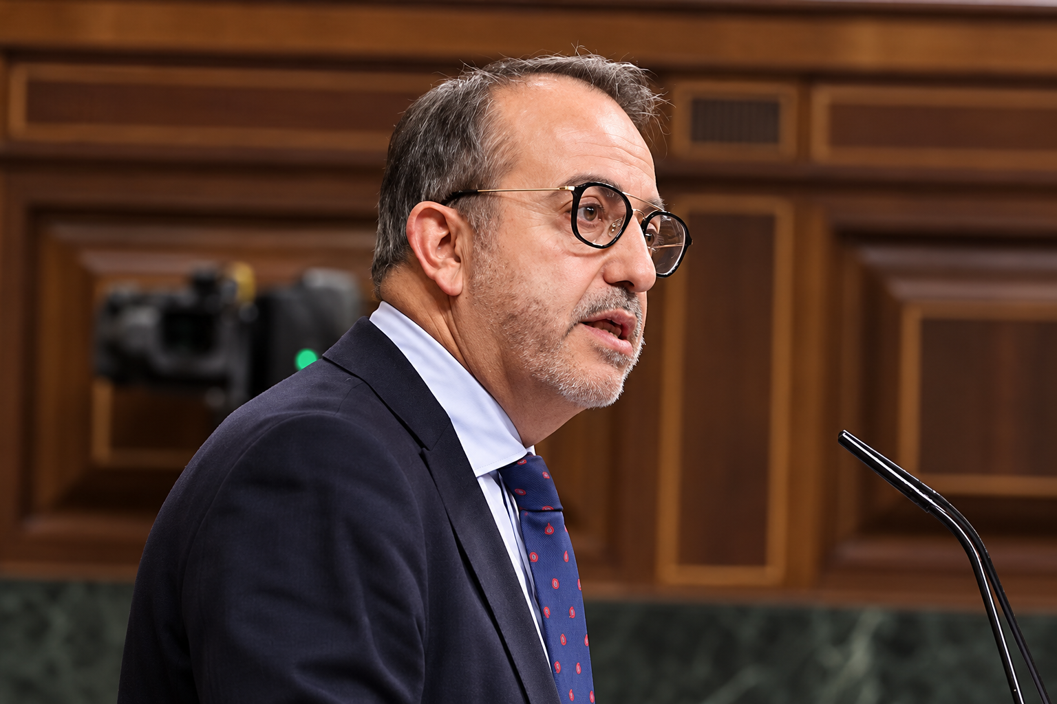 Un diputado del PSOE fundó y dirigió un bufete que ha ejecutado hasta 73 desahucios para fondos buitre y ocultó patrimonio en su declaración