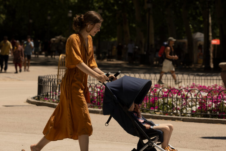 España es el segundo país de la UE con más nacimientos de madres mayores de 40 años: uno de cada diez niños nace de una mujer de esa edad