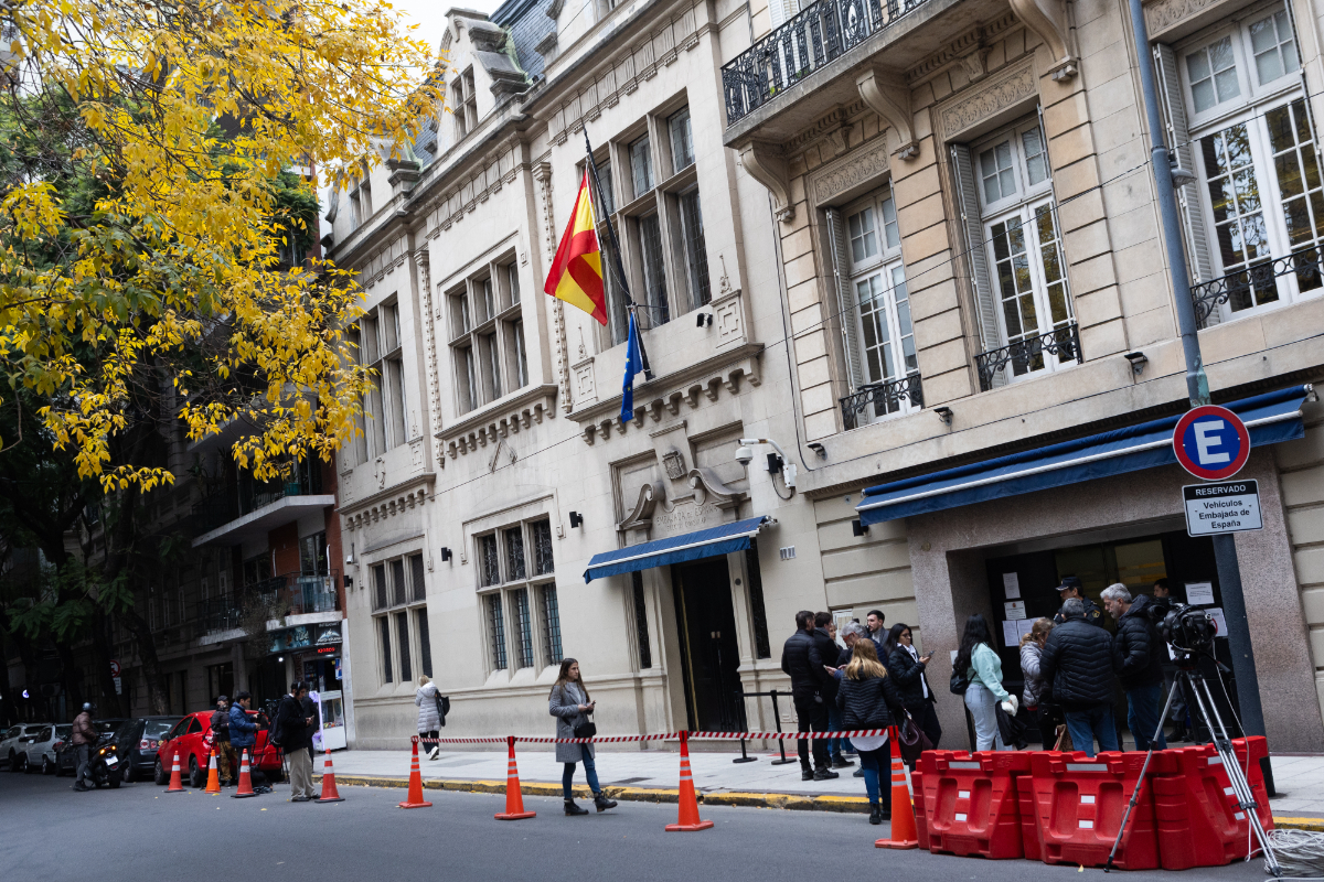 Un estudio del CEU estima que la ‘Ley de nietos’ ha incorporado a 250.000 nuevos electores al censo exterior español