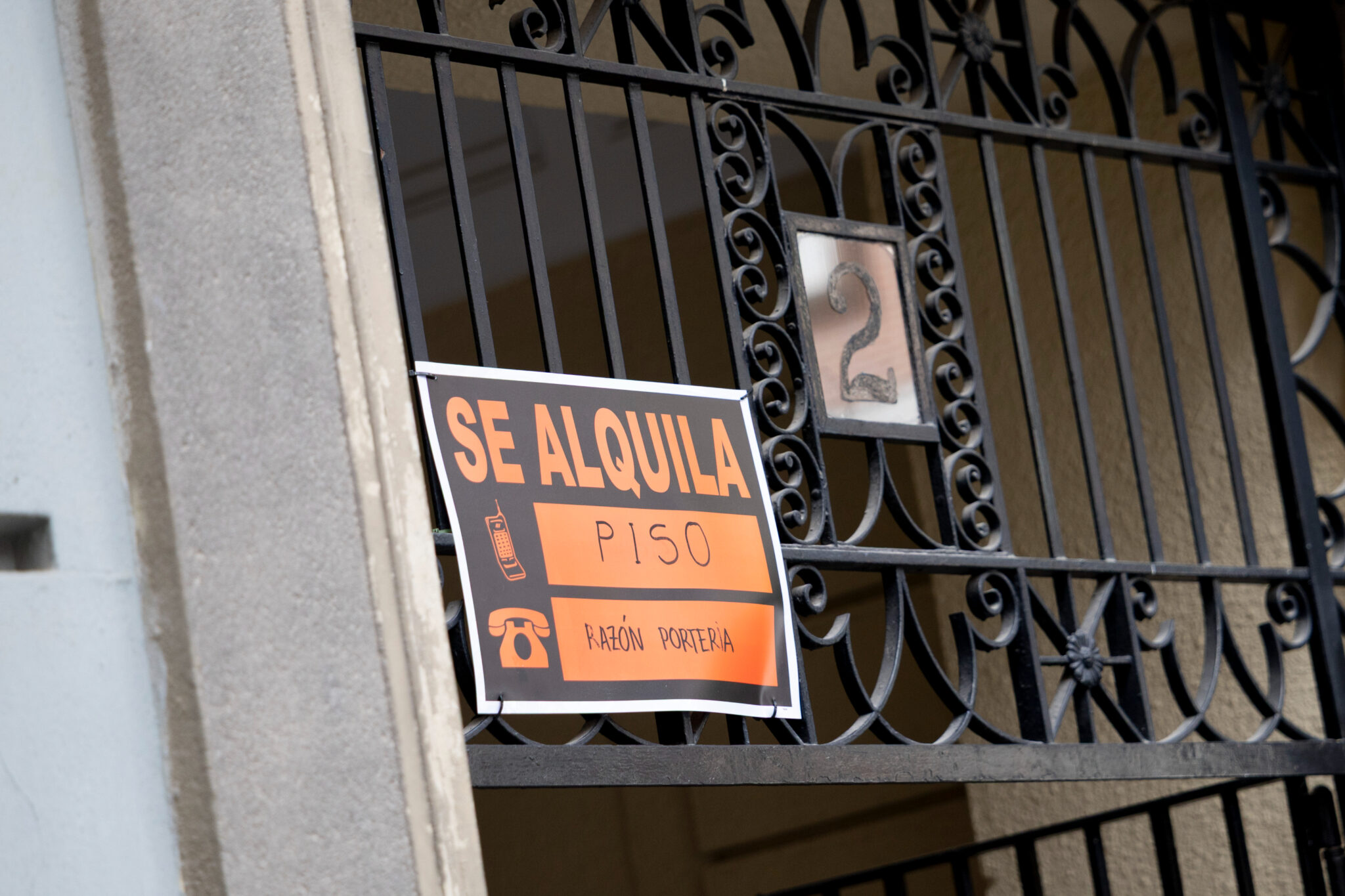 España perderá 7.705 viviendas de alquiler en 2026 mientras la renta media alcanza los 1.214 euros
