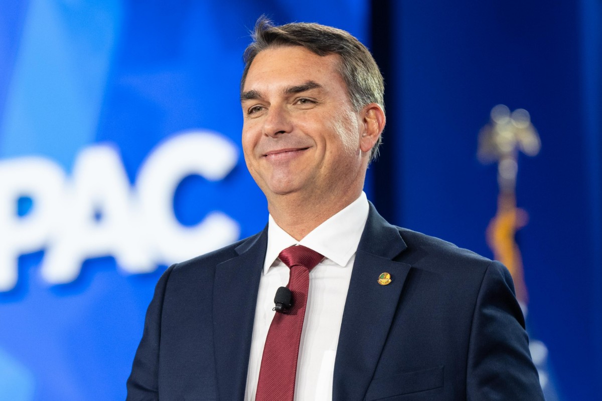 Seguridad, prosperidad económica, fin de la burocracia… Flávio Bolsonaro busca frenar el socialismo de Lula da Silva en Brasil