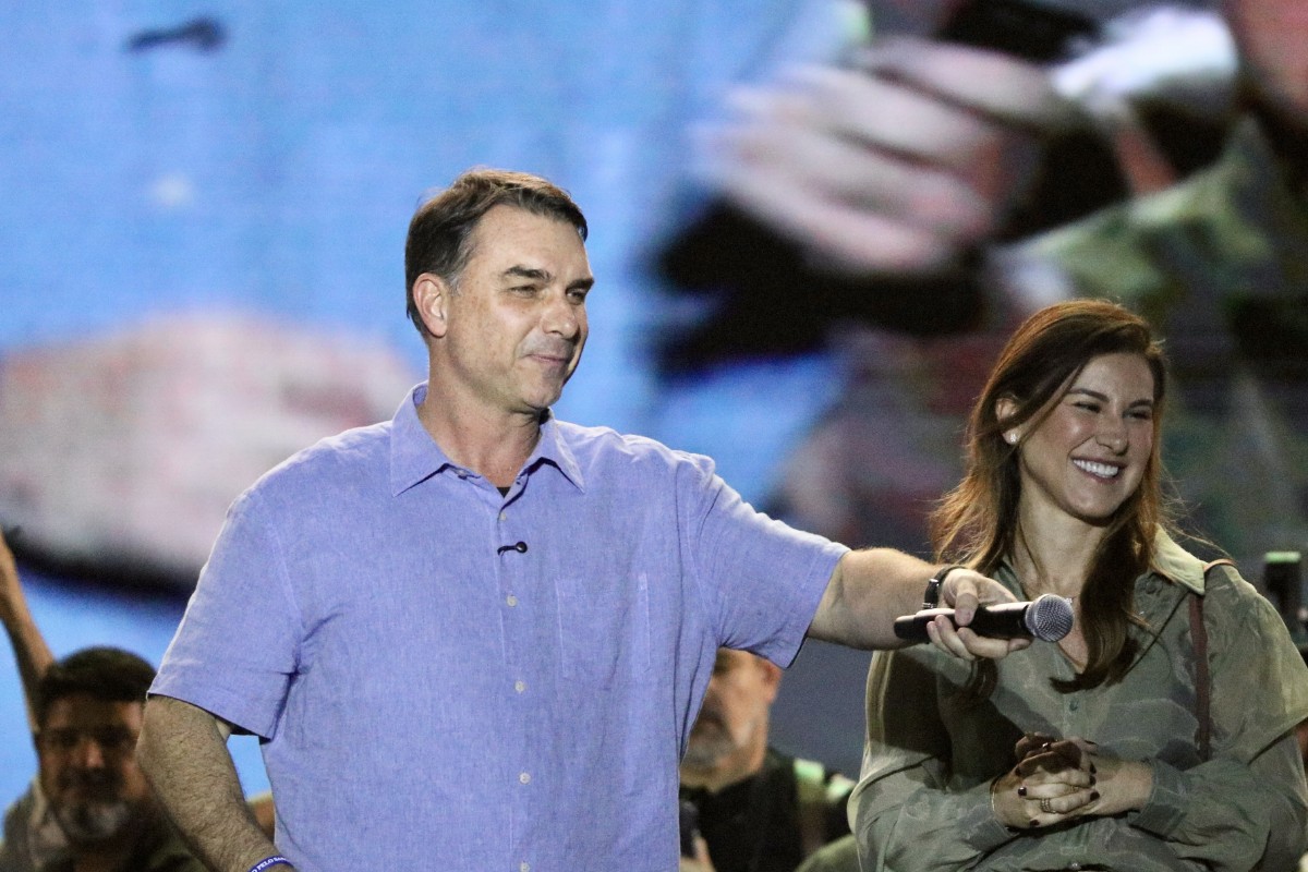 Flávio Bolsonaro convoca una gran caravana de cierre de campaña este sábado en Sao Paulo: «Nunca he recibido tanto amor en toda mi vida»