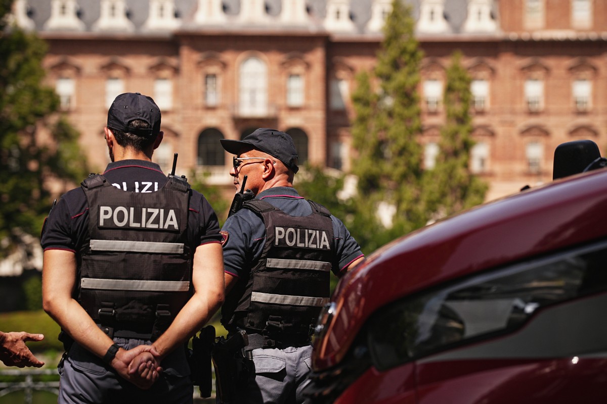 Un adolescente tunecino sale ileso judicialmente tras prender fuego a un vagabundo en Sanremo (Italia) para robarle una mochila