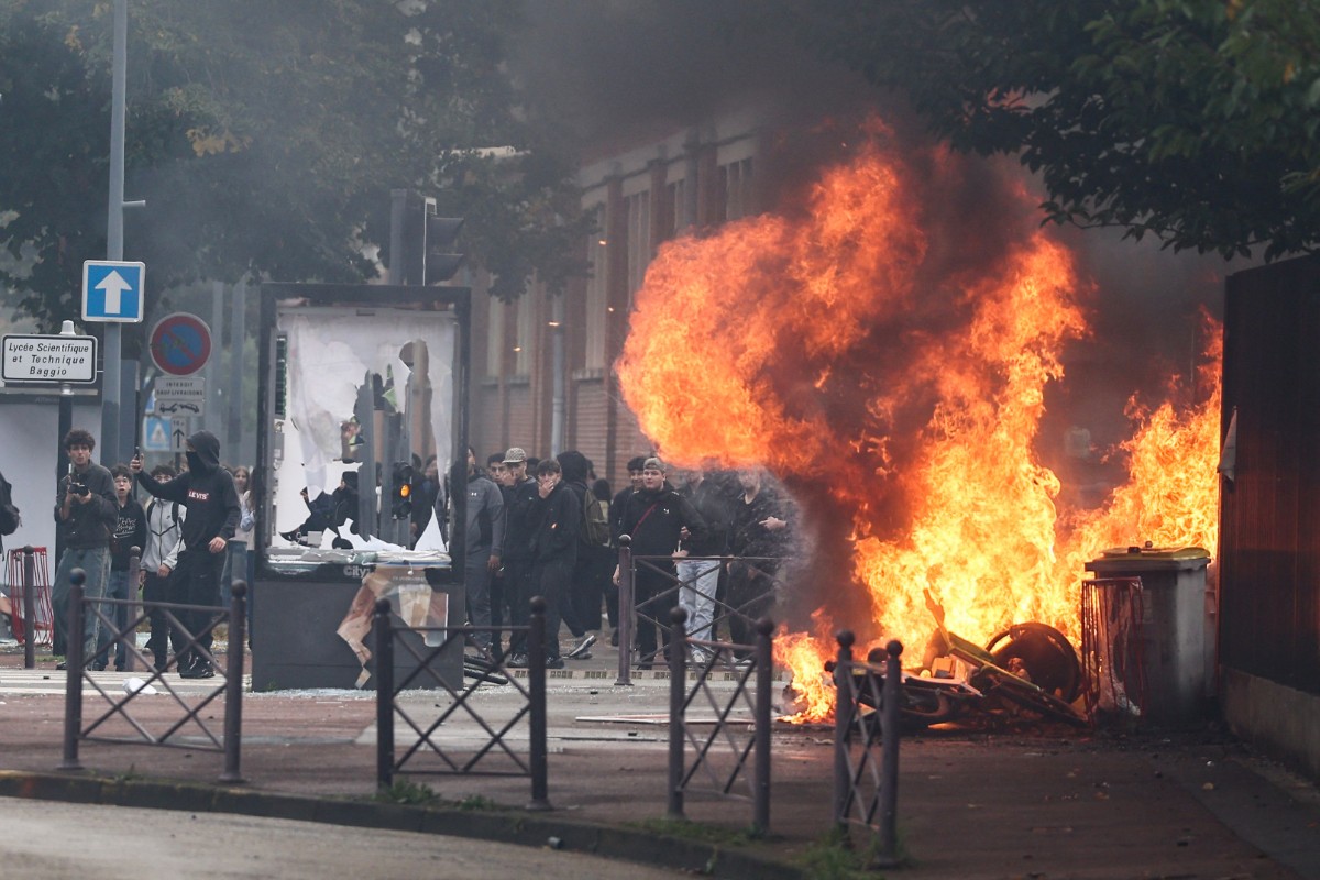 Caos en Francia: las protestas estudiantiles promovidas por inmigrantes y por la izquierda ya dejan cerca de 2.000 detenidos