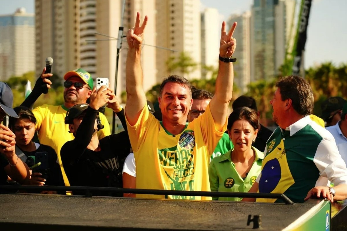 Un sondeo arroja que el patriota Flávio Bolsonaro derrotaría a Lula da Silva por seis puntos en el balotaje