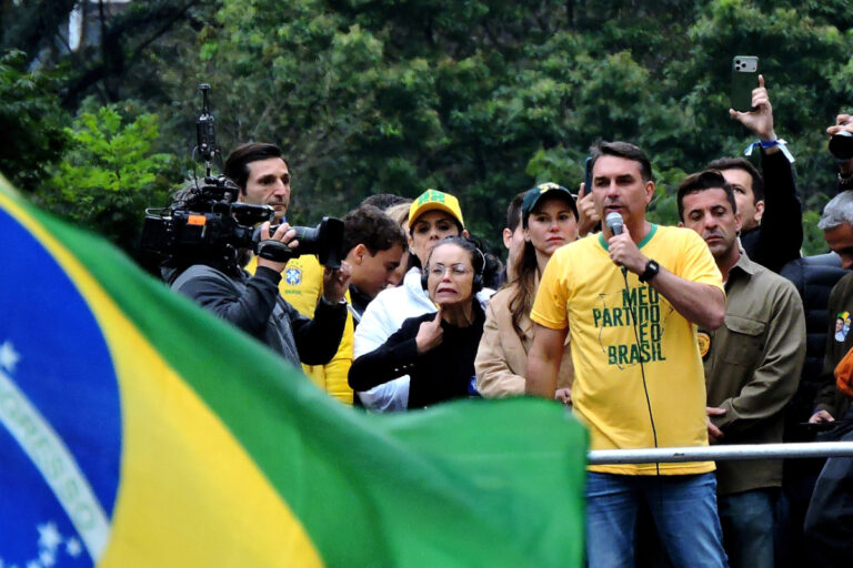 Un sobrino de Dilma Rousseff pide retirar el pasaporte al diputado conservador Nikolas Ferreira para impedir que salga de Brasil