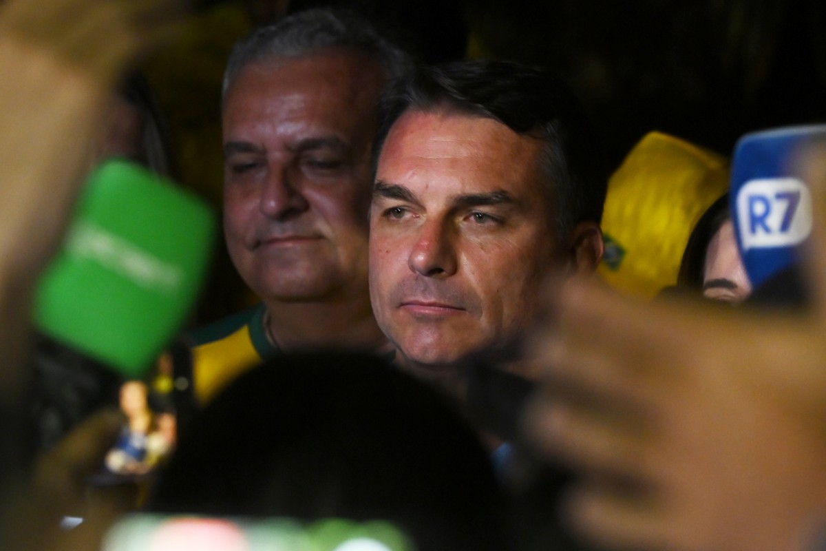 El patriota Flávio Bolsonaro propone introducir un cambio constitucional que permita eliminar la reelección presidencial en Brasil
