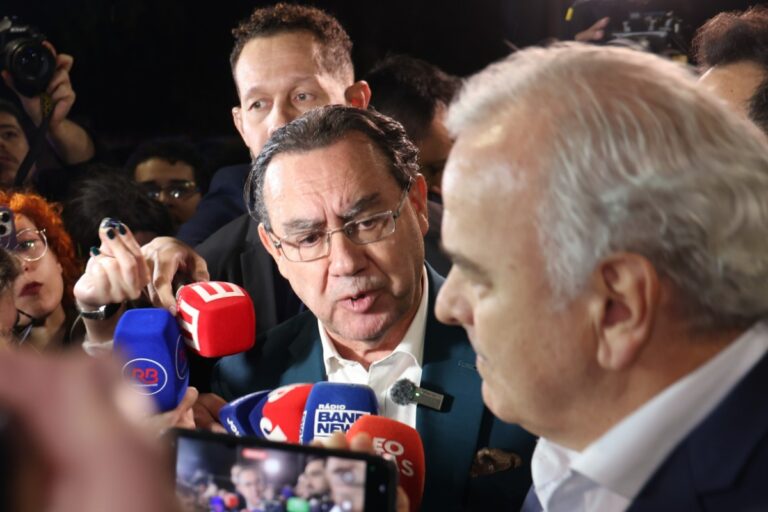 Augusto Cury, tercer candidato más votado en la primera vuelta en Brasil, anuncia su apoyo al patriota Flávio Bolsonaro