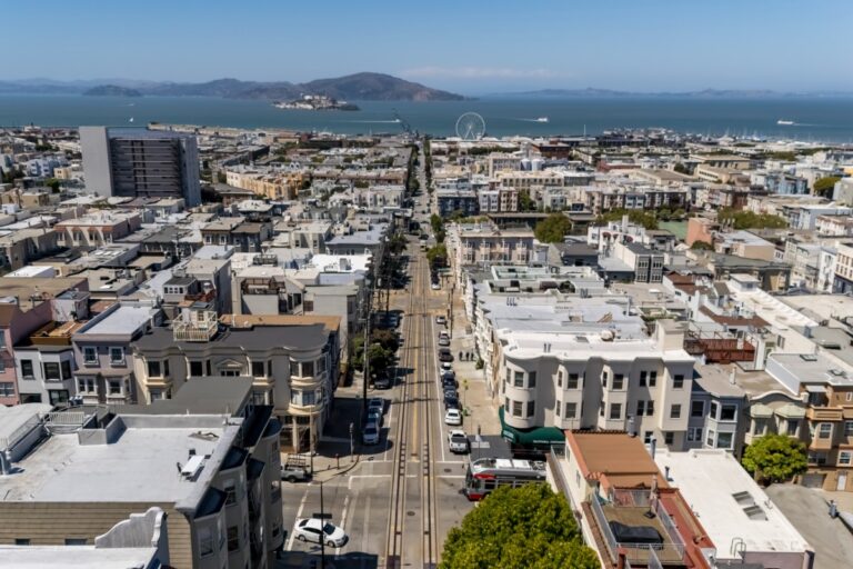 Detenido un saudí por ocultar un dispositivo de espionaje en las oficinas de OpenAI en San Francisco (EEUU)