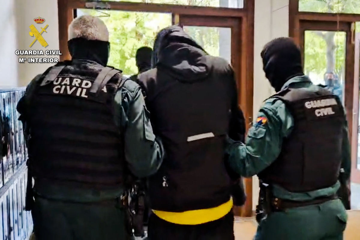 Cae en Vitoria un grupo de la banda juvenil «015»: armas, drogas, robos violentos y peleas a cuchilladas por el control de los barrios