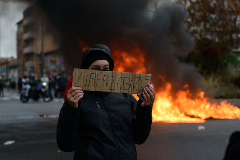 El daño económico de los saqueos en Francia: Carrefour calcula que puede perder hasta 200 millones por la destrucción de establecimientos