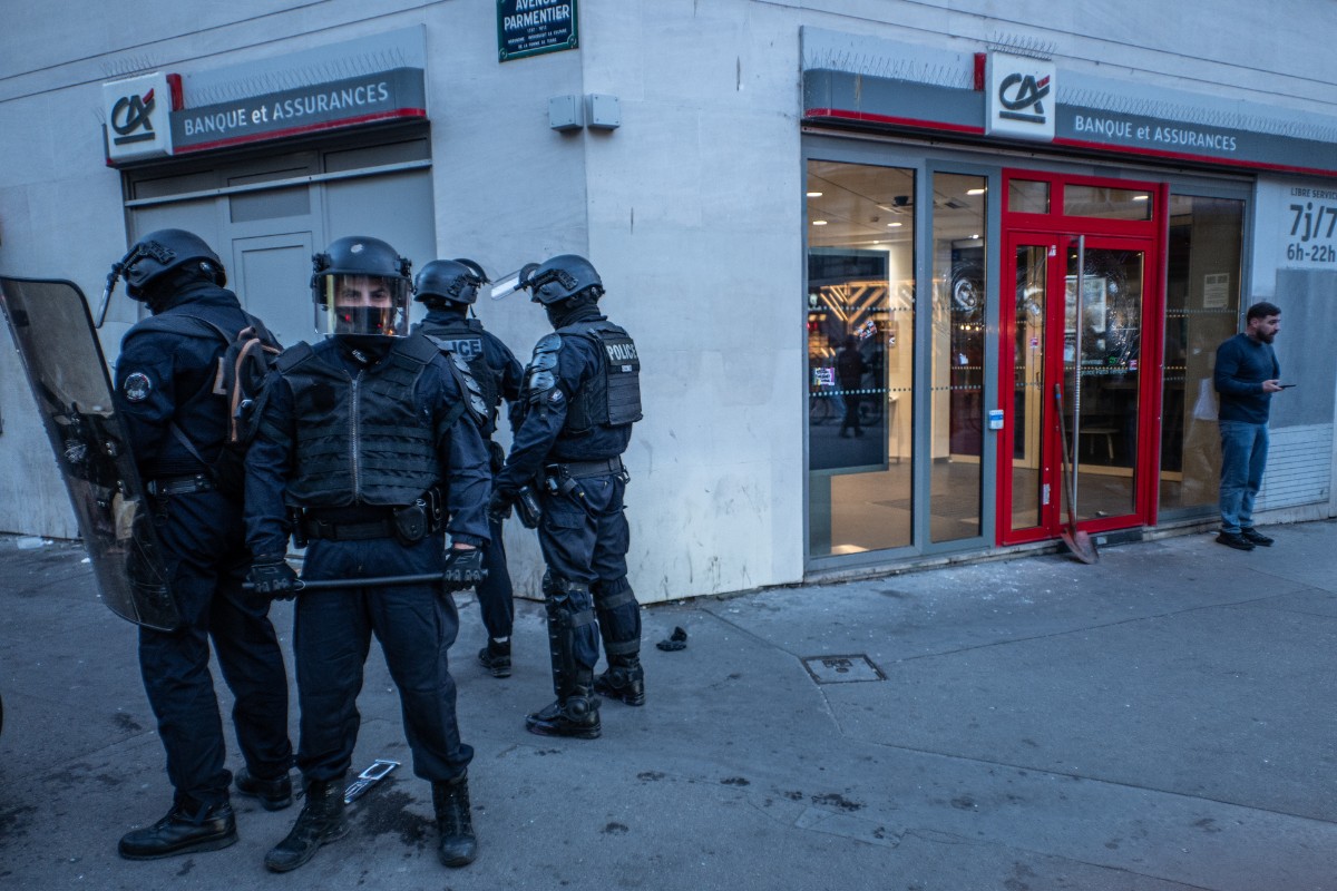 Extendido hasta el próximo lunes un toque de queda en el centro de París tras las protestas violentas