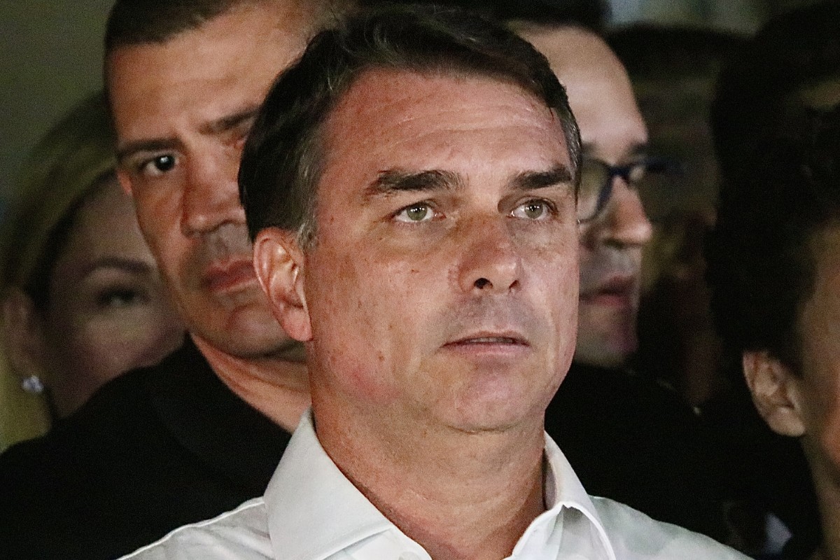 El juez Alexandre de Moraes ordena el decomiso del pasaporte del patriota Flávio Bolsonaro