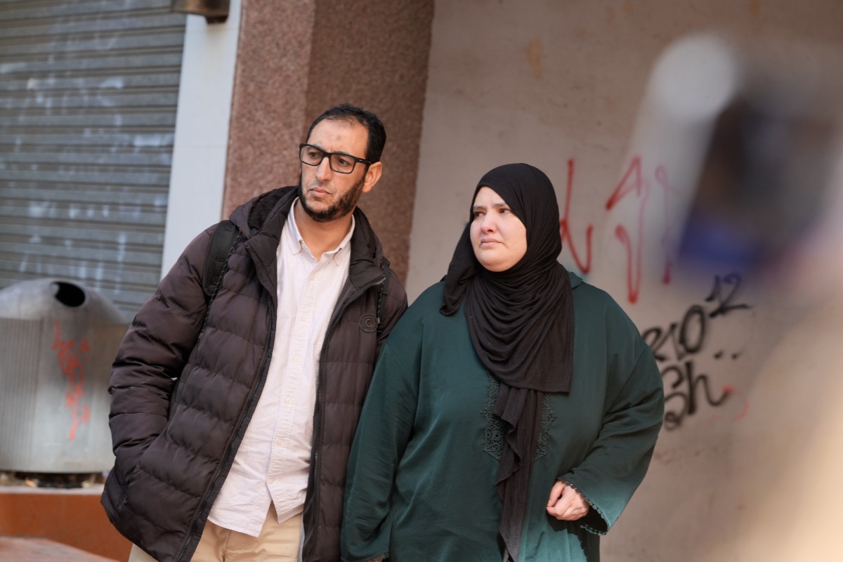 El desahucio de un imán que cobra casi 2.500 euros de ayudas, enfrenta a Policía y manifestantes en Vitoria: hay 19 agentes heridos y dos radicales de GKS detenidos