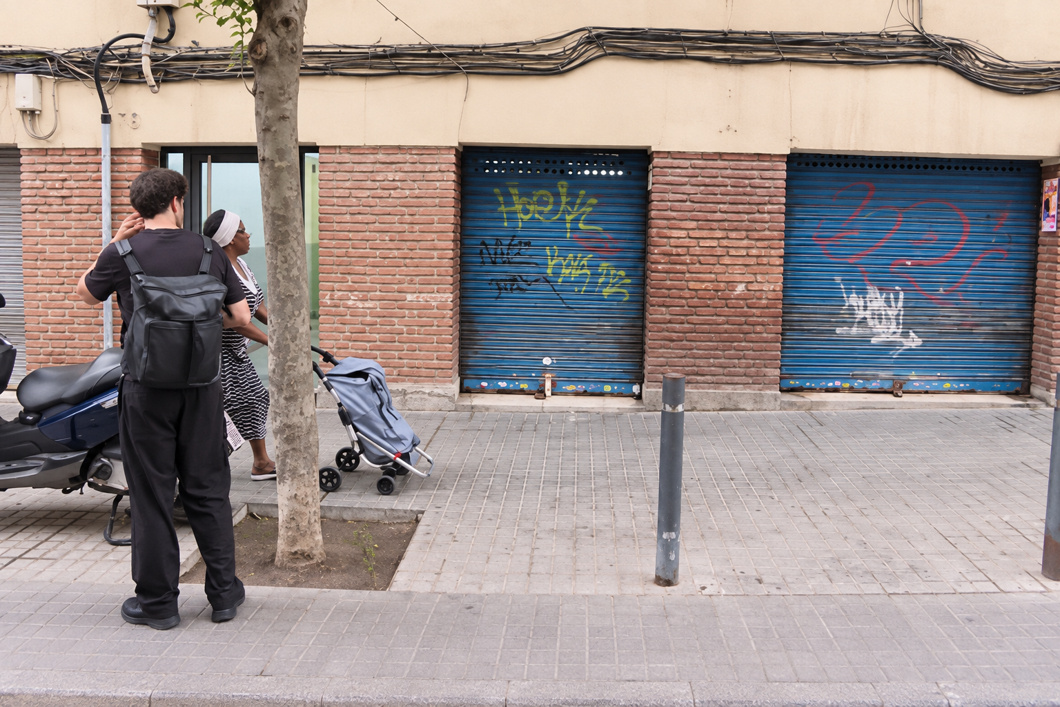 Un zapatero de 60 años se suicida en Hospitalet antes de que lo desahuciaran de la tienda: «El local era su vida»