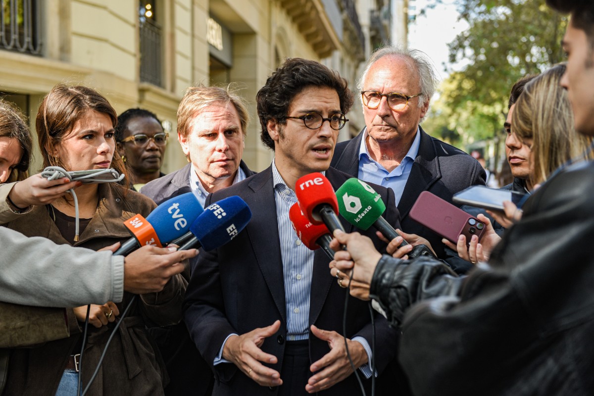 Figaredo (VOX) denuncia que «España no funciona» y acusa al Gobierno de Sánchez de abandonar las infraestructuras públicas
