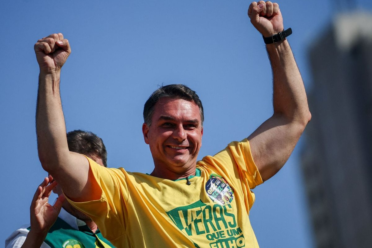 El patriota Bolsonaro llama a los brasileños a volcarse con el cambio en las elecciones de este domingo: «Agradezco todo el cariño. Ha sido muy emocionante»