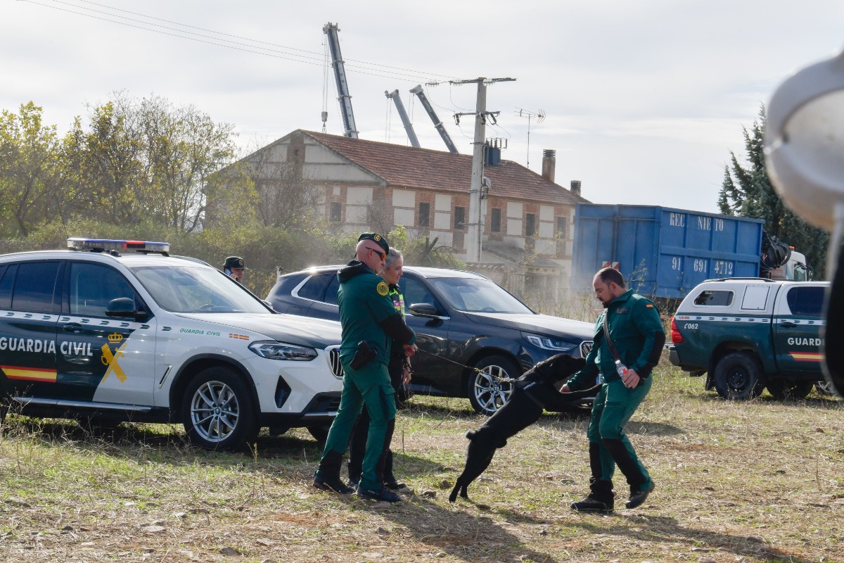 La Guardia Civil peina «palmo a palmo» los vagones de Urda en busca de posibles víctimas antes de cerrar el operativo de rescate